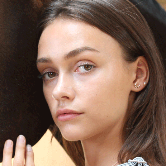 horseshoe-sparkly-earrings-rose-gold-121118