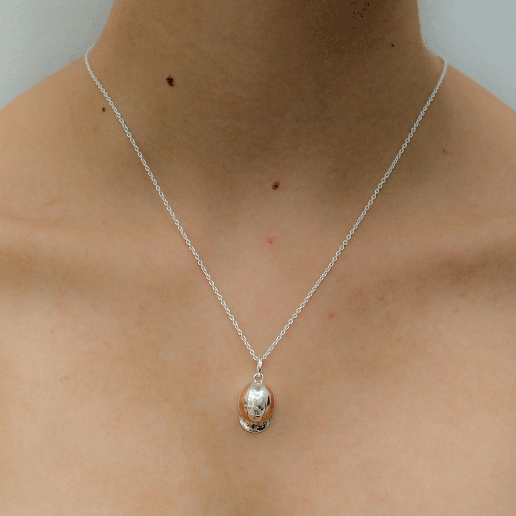 riding-hat-charm-necklace