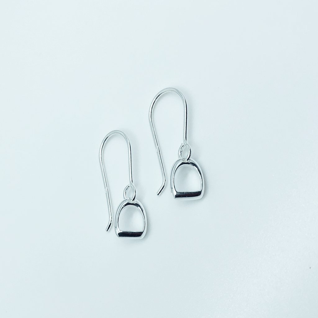 silver-stirrup-earrings-cotswold-jewellery