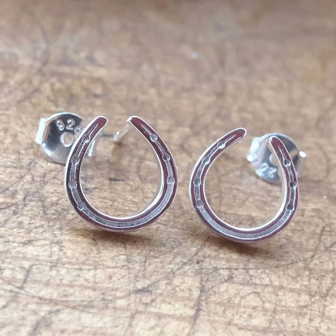 What does Horseshoe Jewellery Symbolise? - Cotswold Jewellery
