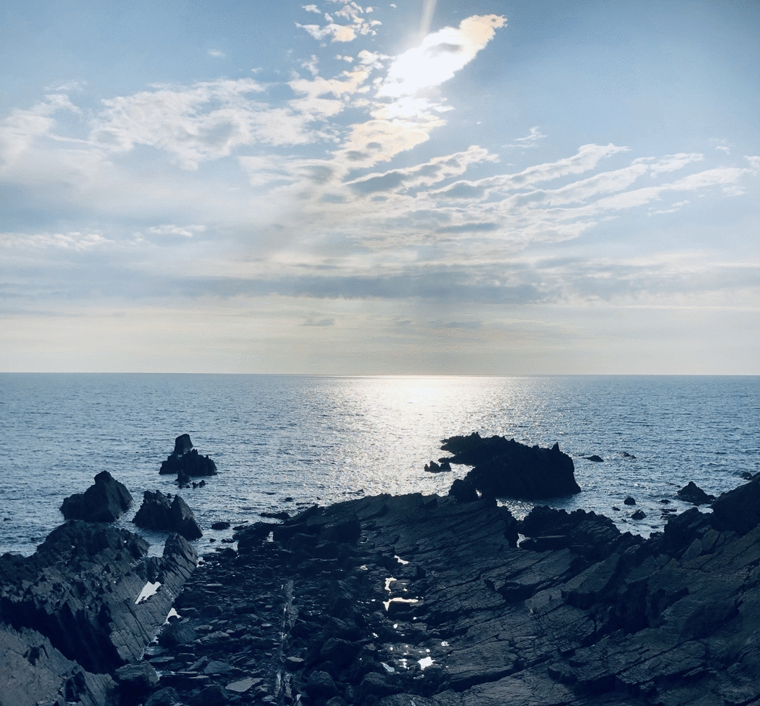 sea-rocks-and-beautiful-sky
