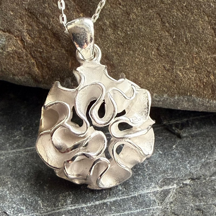 Blooming-Flower-sterling-Silver-necklace