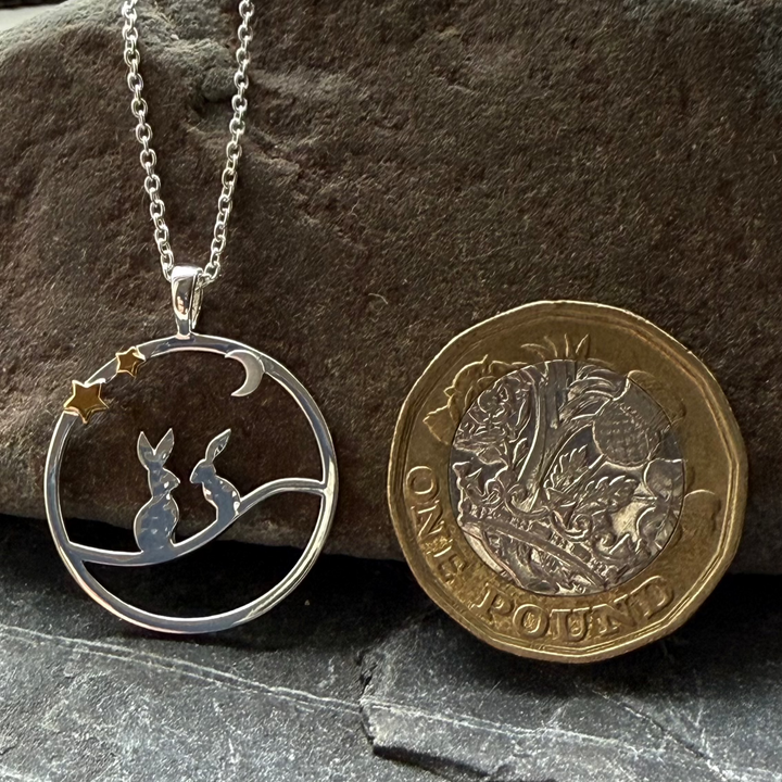 Hare-in-the-moonlight-necklace