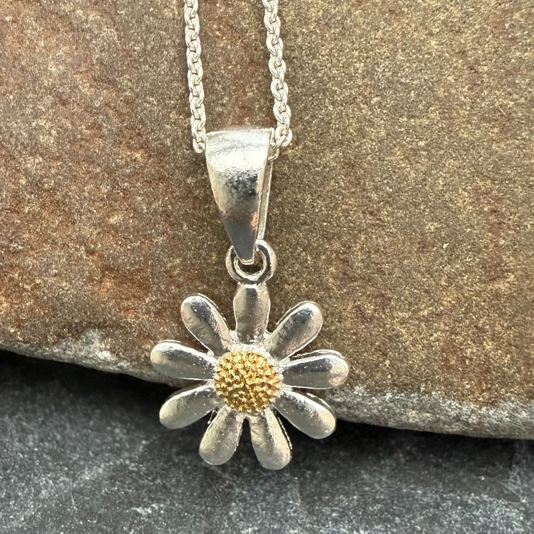 fine-daisy-sterling-silver-necklace