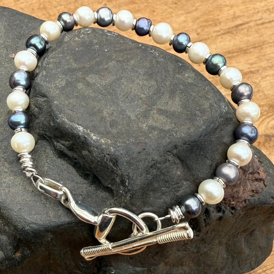 hiho-silver-freshwater-pearl-bracelet-cotswold-jewellery