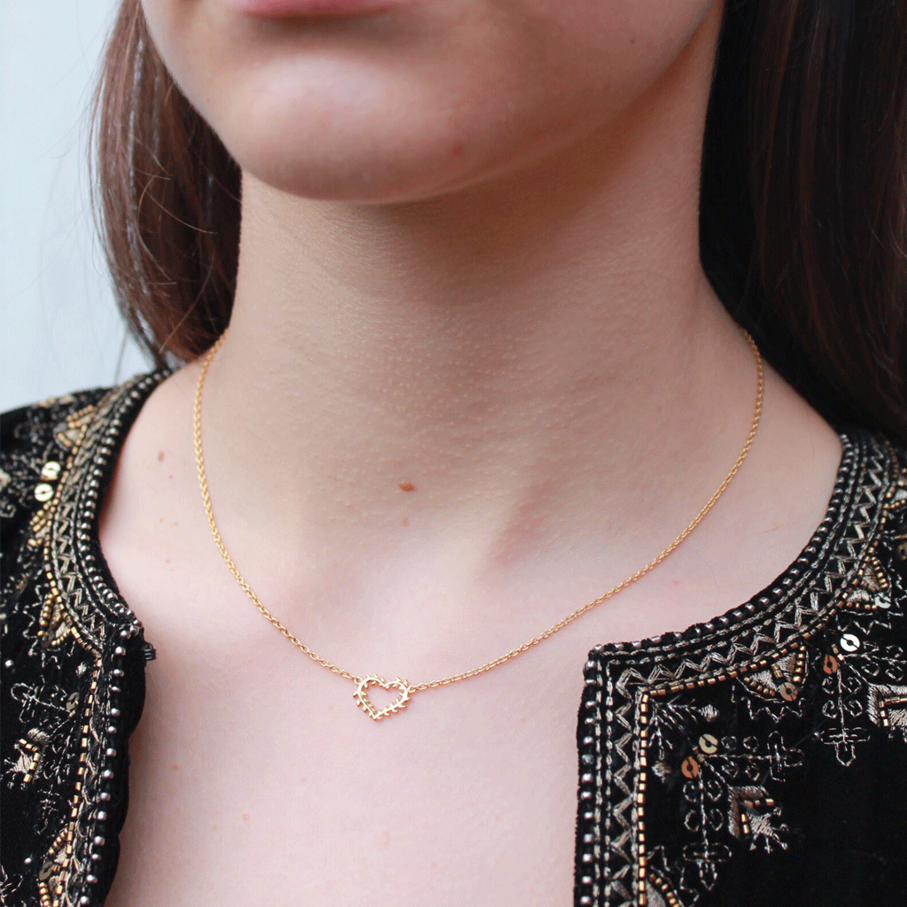 Leafed Heart Golden Necklace - Cotswold Jewellery
