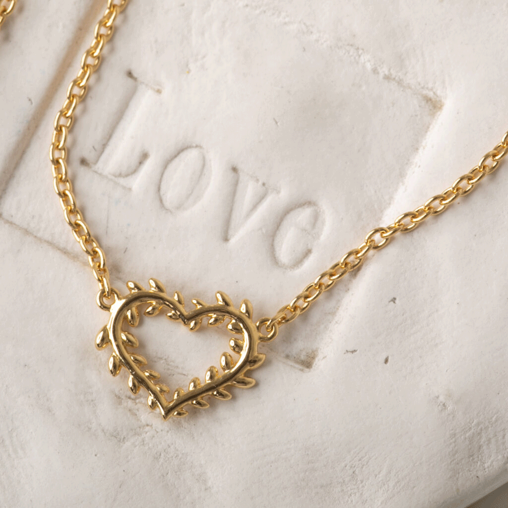Leafed Heart Golden Necklace - Cotswold Jewellery
