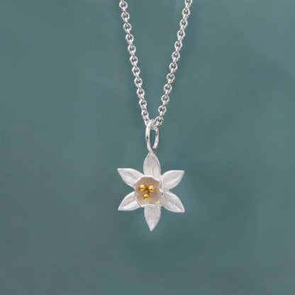 daffodil-necklace-on blue background
