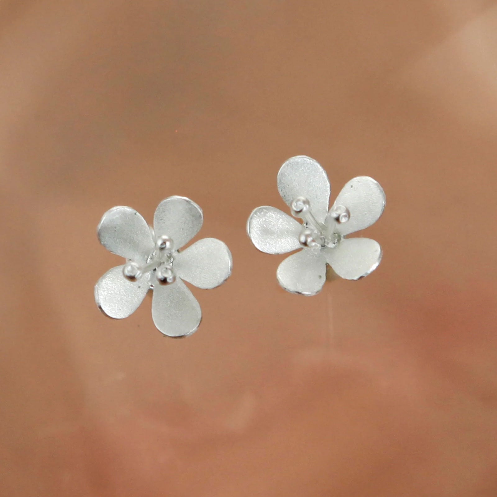 Recycled Sterling Silver Daisy Stud Earrings - Cotswold Jewellery