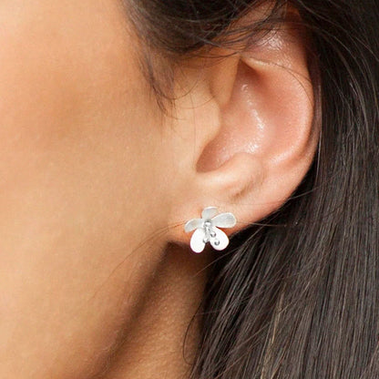 Recycled Sterling Silver Daisy Stud Earrings - Cotswold Jewellery