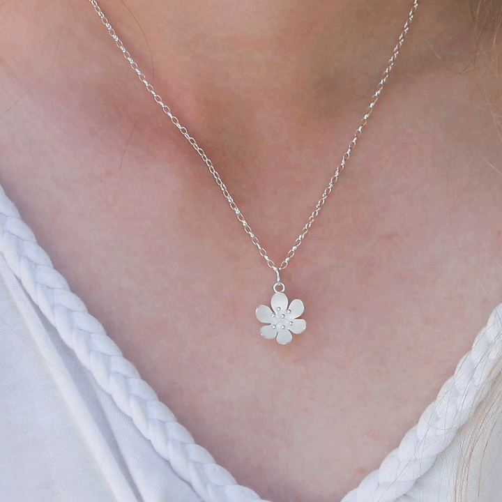 Silver Daisy Necklace - Cotswold Jewellery