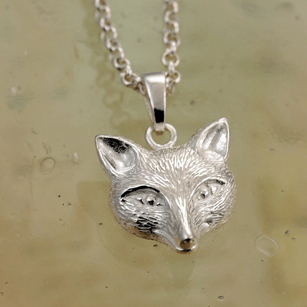 silver-fox-necklace